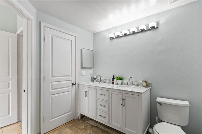 Building Photo - 7856 Dixie Beach Cir