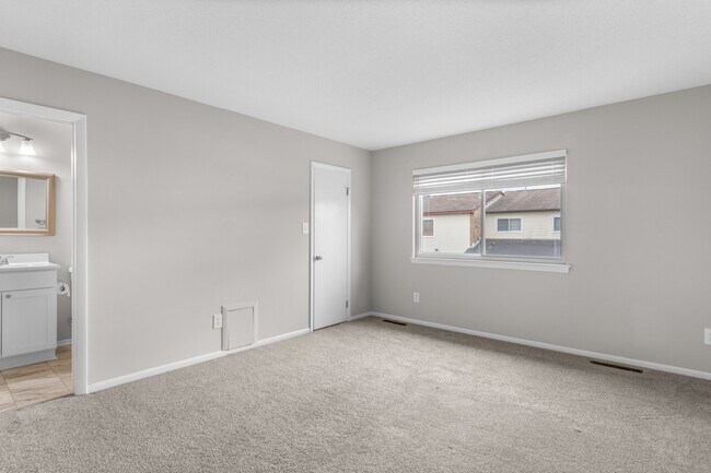 Building Photo - 1386 Sierra Dr