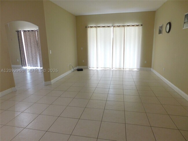 Building Photo - 21800 SW 184th Ave