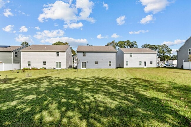 Building Photo - Spacious Home for Rent in Portsmouth!