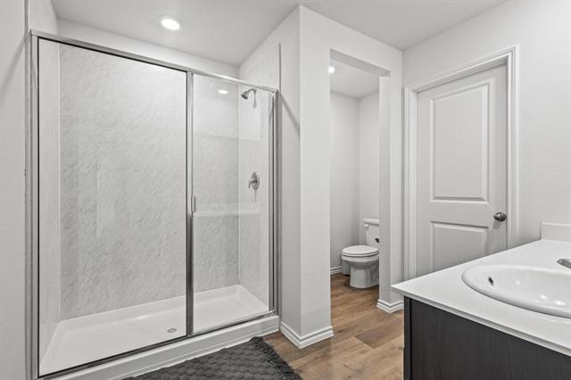 Building Photo - 120 Creek End Dr