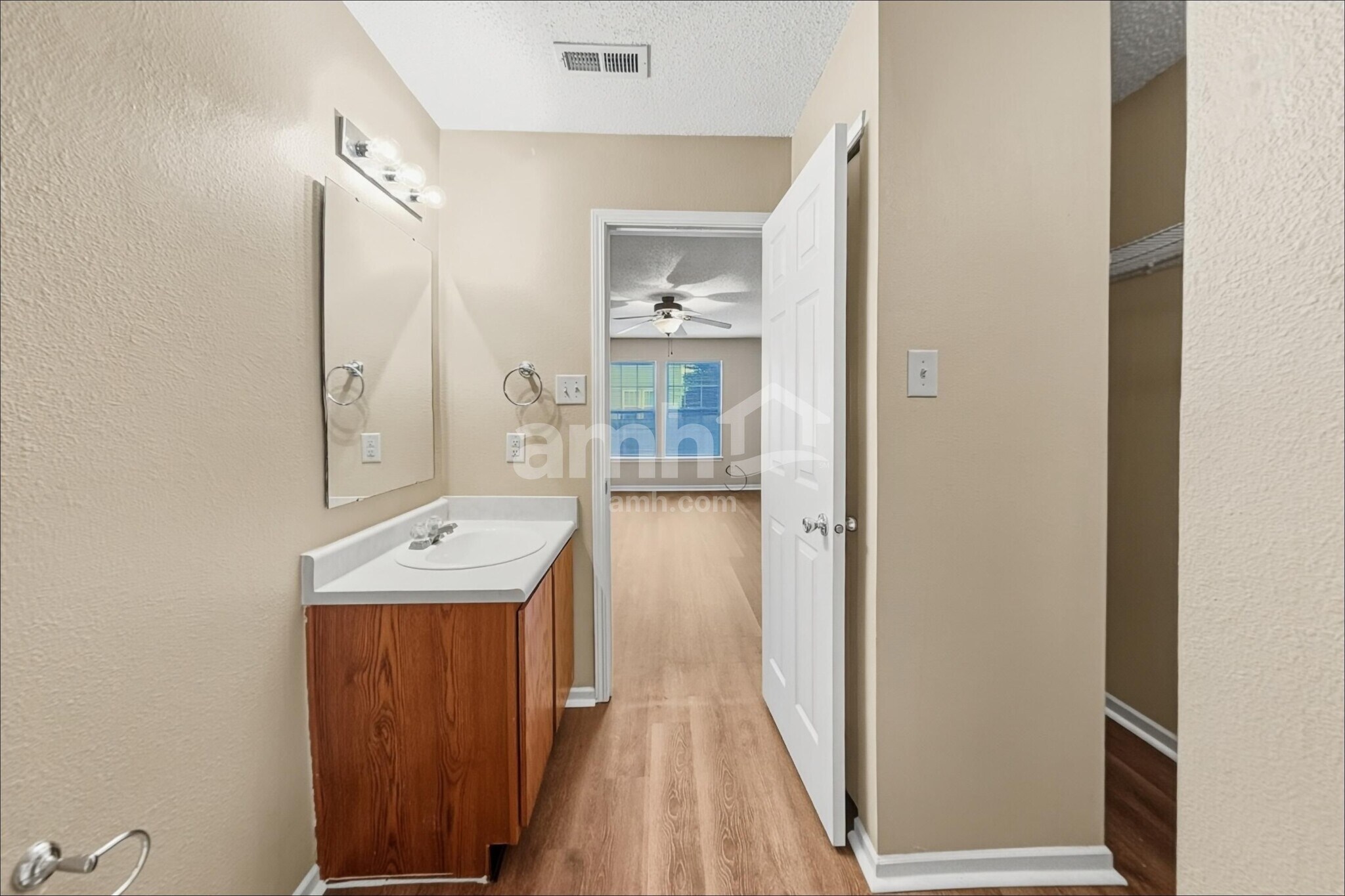 Building Photo - 10777 Emery Dr