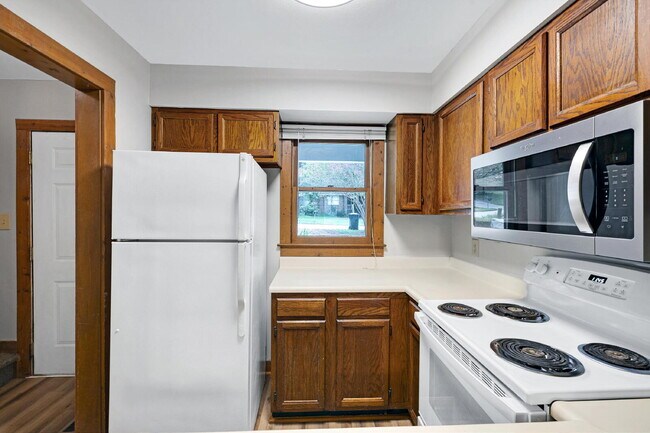 Building Photo - 5544 Kaplan Dr
