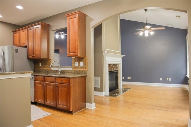 Building Photo - 1526 Lechemin Dr