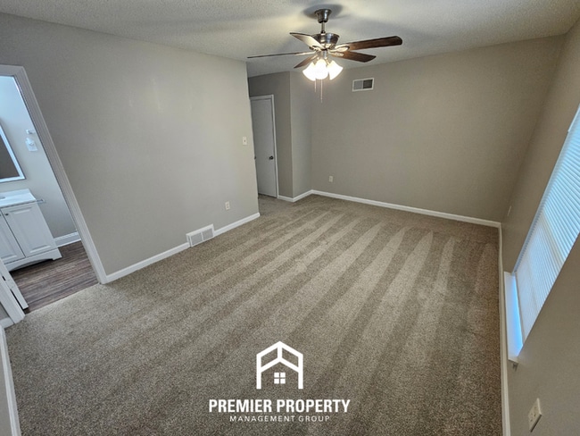 Building Photo - 5740 Fox Bend Ave