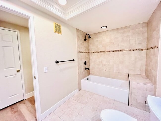 Building Photo - NEWLY RENOVATED- 4BD/2BA, Single-Family Home in Twin Creeks Area of San Ramon- Available NOW!