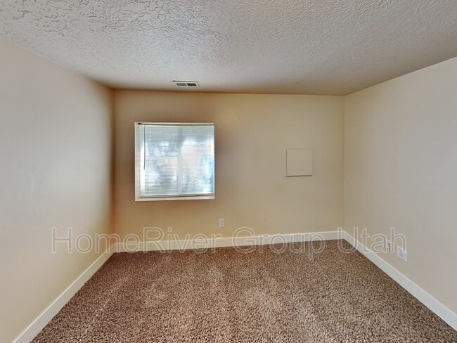 Building Photo - 10981 Topview Rd