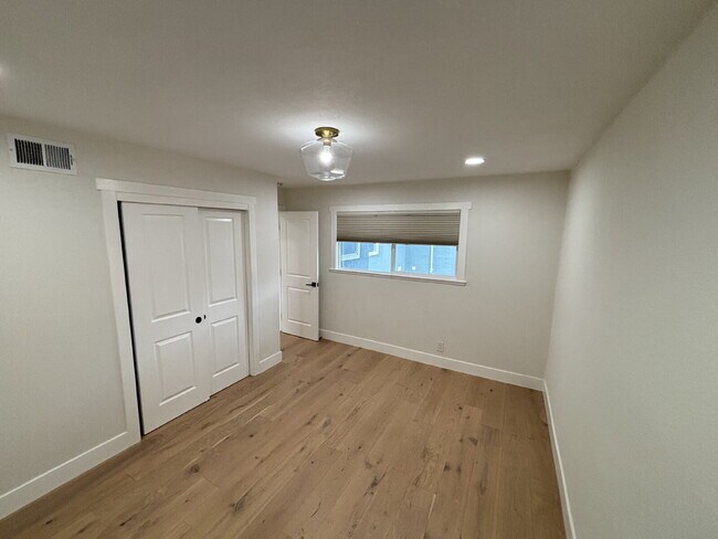 Building Photo - "Beautifully Remodeled 4-Bed Walnut Creek ...
