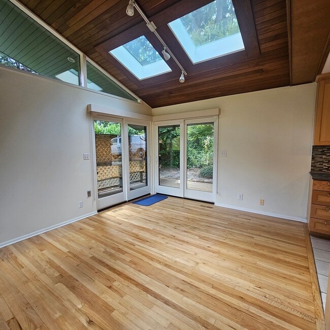 Building Photo - Private Bainbridge Island Retreat with Acreage & Modern Comforts
