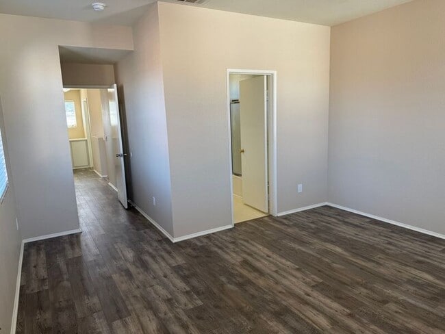 Building Photo - 39545 Warbler Dr