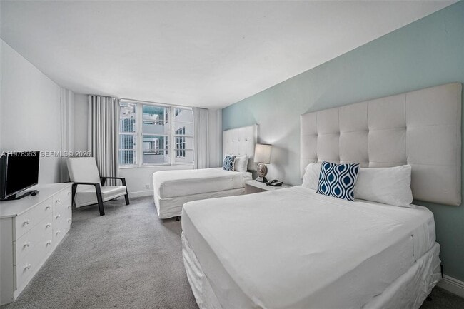 Building Photo - 5101 Collins Ave