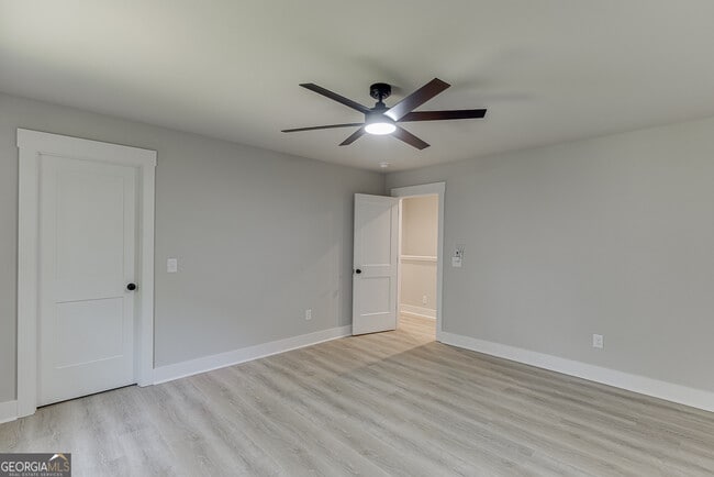 Building Photo - 110 Rains Rd