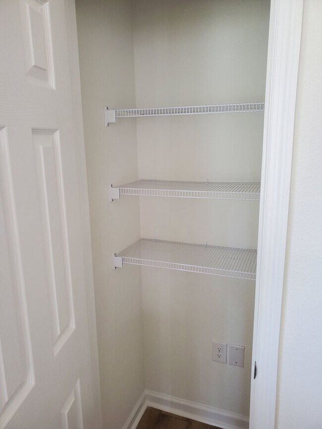 Building Photo - 3 Bed 2.5 Bath with Garage in the newly de...