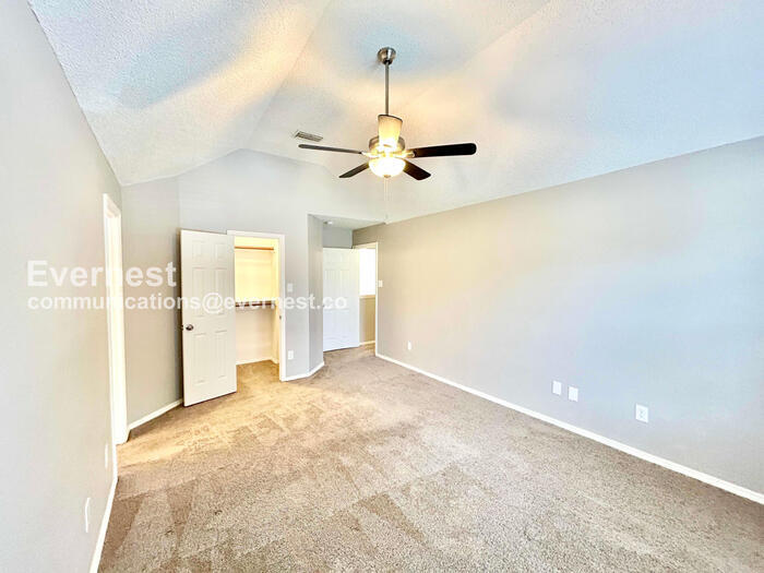 Building Photo - 1404 Ardmore Dr