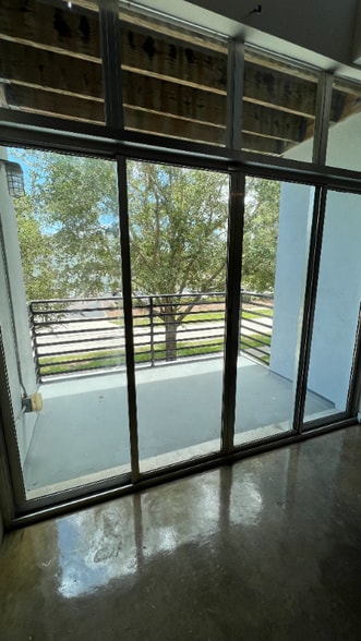 Building Photo - 5008 S MacDill Ave