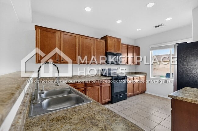 Building Photo - 9808 Farinosa Ave SW