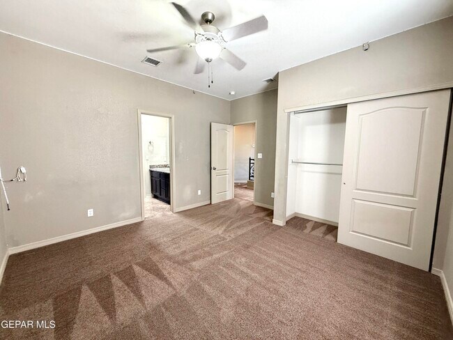 Building Photo - 3712 Coco Palm Dr