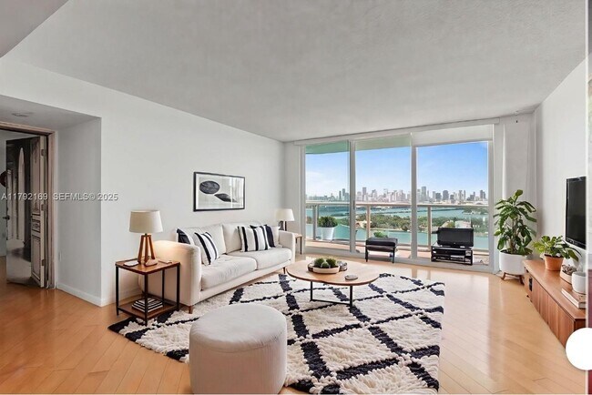 Building Photo - 650 West Ave