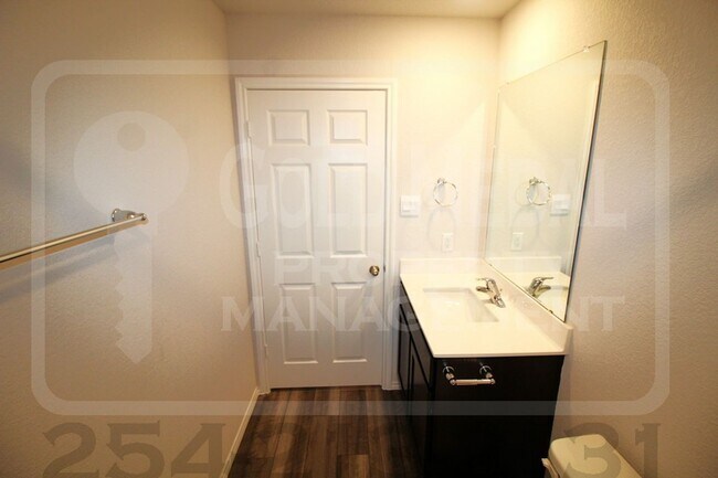 Building Photo - 1704 Cedrus Dr