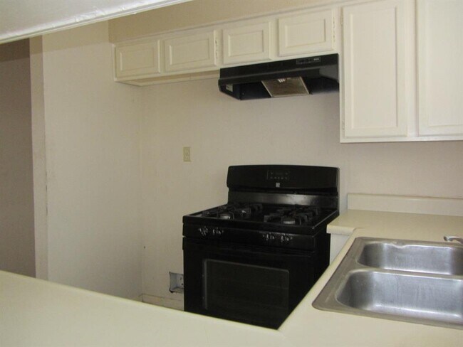 Building Photo - 5810 Twisted Pine Ct