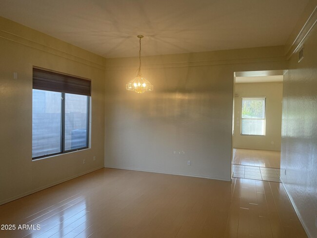 Building Photo - 2165 W Olive Way