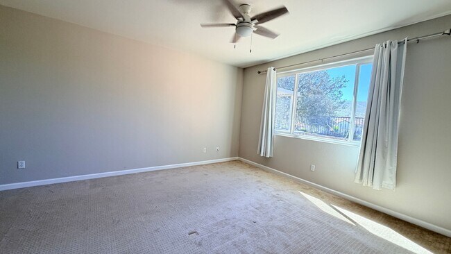 Building Photo - Beautiful 3 bedroom with AC in San Marcos