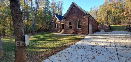 Building Photo - 550 Cottonfield Cir