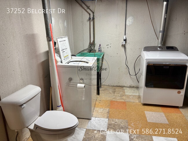 Building Photo - 37252 Belcrest Dr