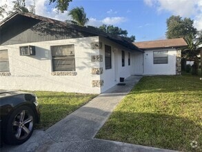 Building Photo - 4809 SW 25th St