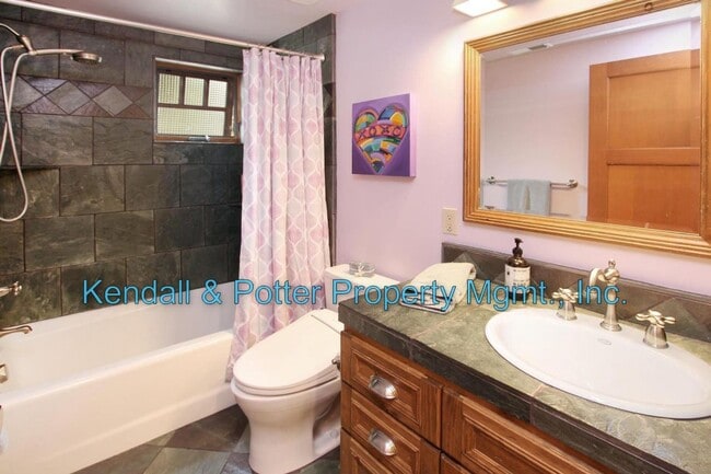 Building Photo - 508 Escalona Dr