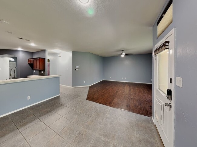 Building Photo - READY FOR MOVE IN NOW!