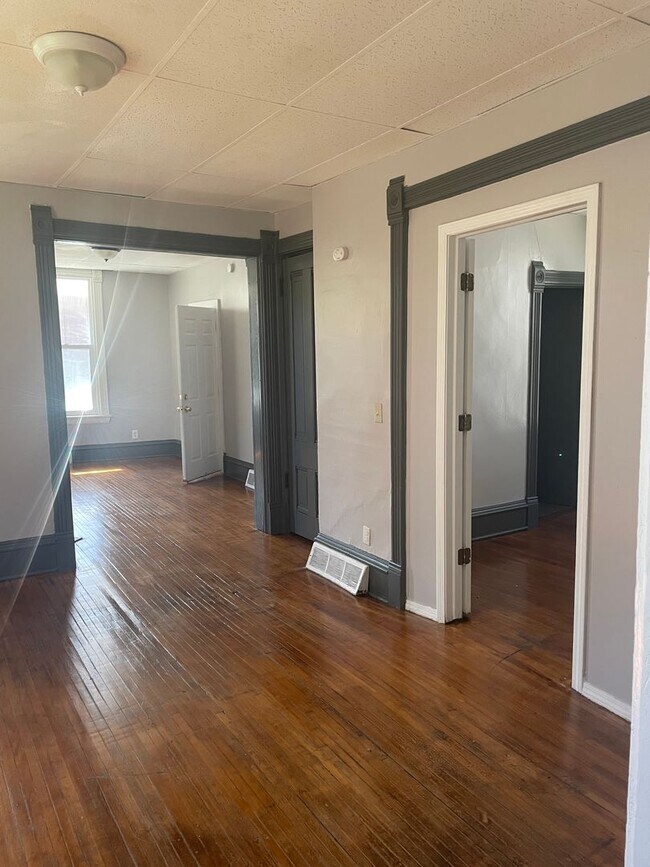 Building Photo - 2219 5th Ave S