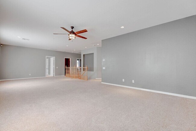 Building Photo - 2589 Chateau Clermont St