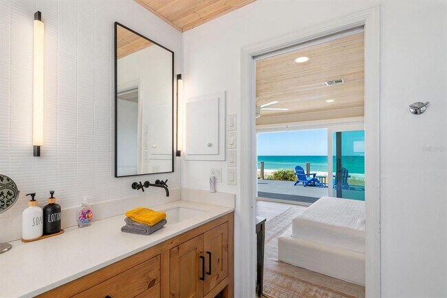 Building Photo - 9498 Alborado Rd