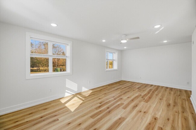 Building Photo - 2113 W Madison Ave