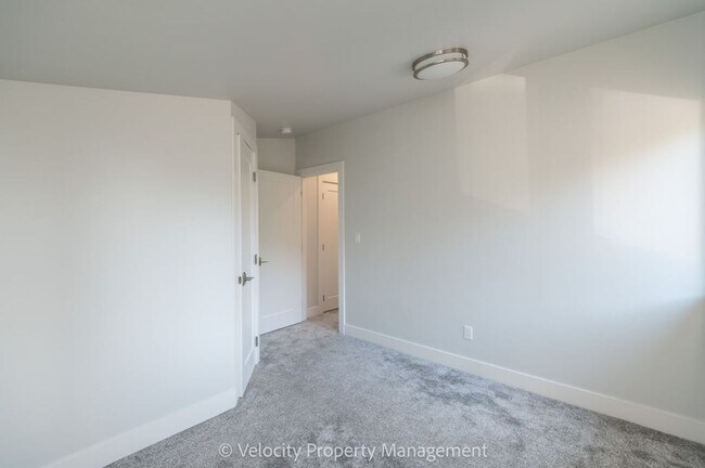 Building Photo - Stunning Home in Eagle Crest Resort Commun...