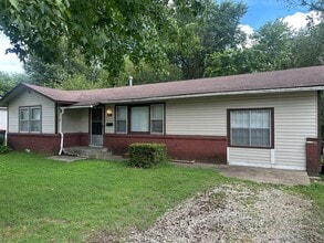 Building Photo - 3-Bed, 2-Bath Springdale Home with Split Floorplan and Large, Fenced-In Backyard