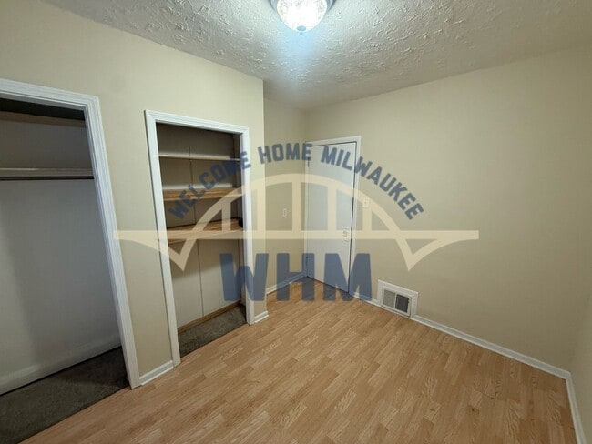 Building Photo - 2054 S 72nd St