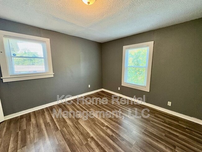 Building Photo - 6103 Walrond Ave
