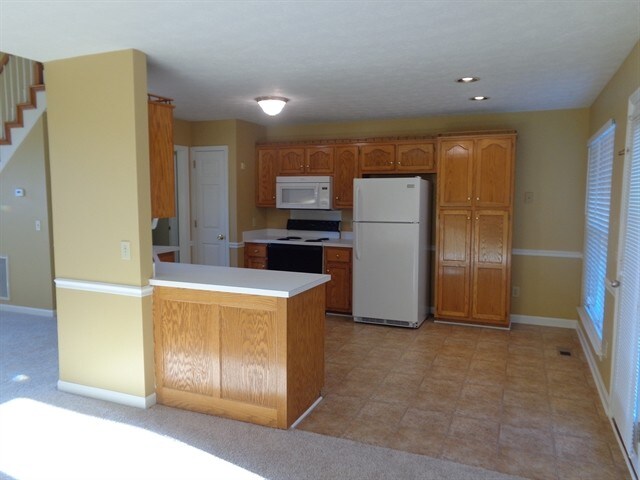 Building Photo - 129 Candle Woods Dr
