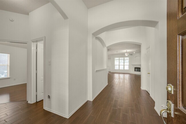 Building Photo - 1414 Phoenician Dr
