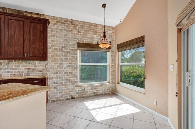 Building Photo - Amazing 4 Bedroom, 3 Bath home plus large 21'x11' loft located in Parkland Isles!