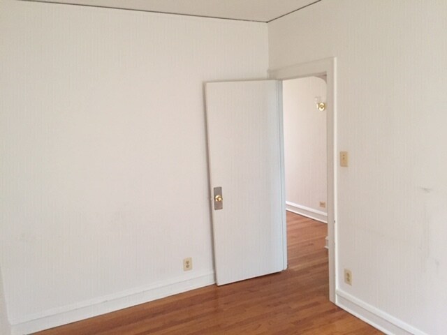 Building Photo - 6032 Irving Park Rd