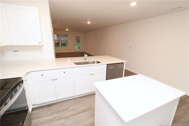 Building Photo - 5810 Brambleberry Way
