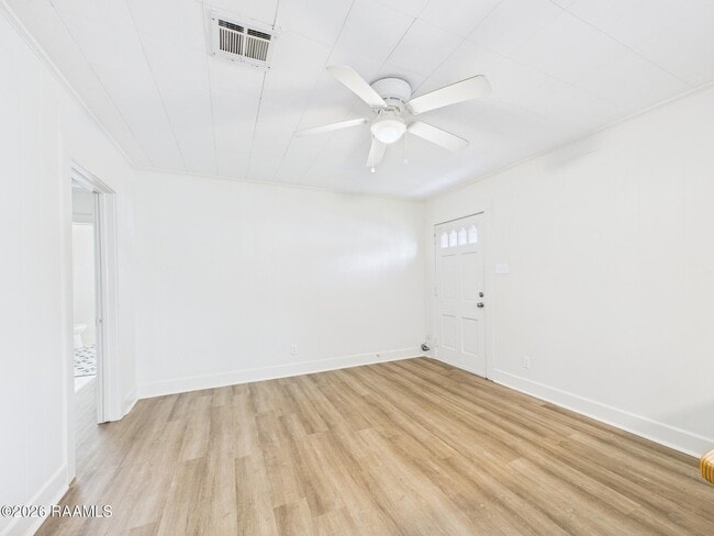 Building Photo - 528 St Julien Ave