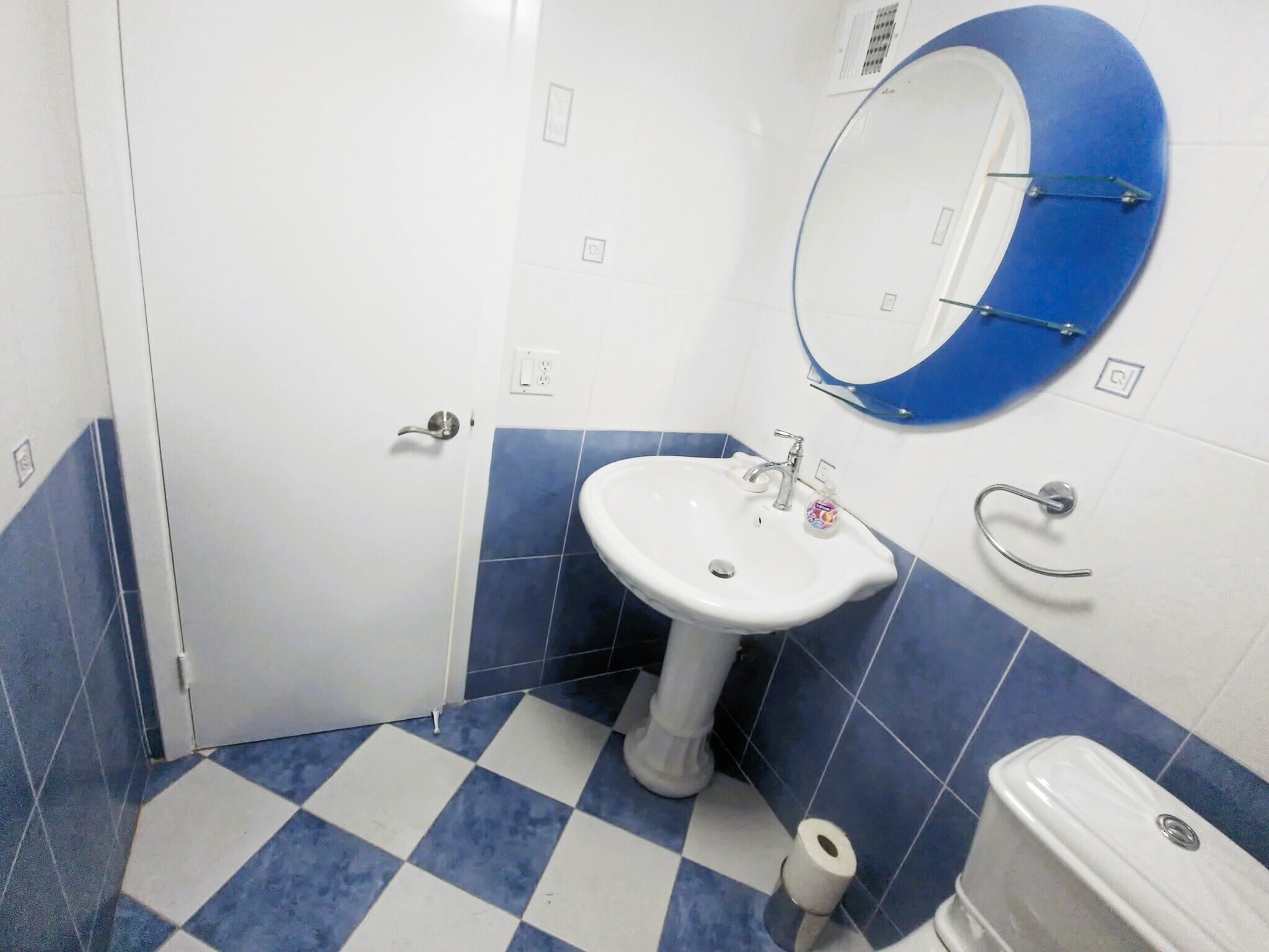 Building Photo - 1833 S Ocean Dr