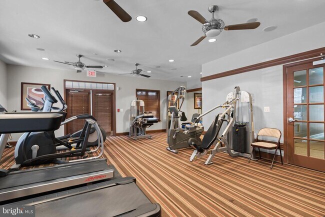 Building Photo - 1518 Enyart Way