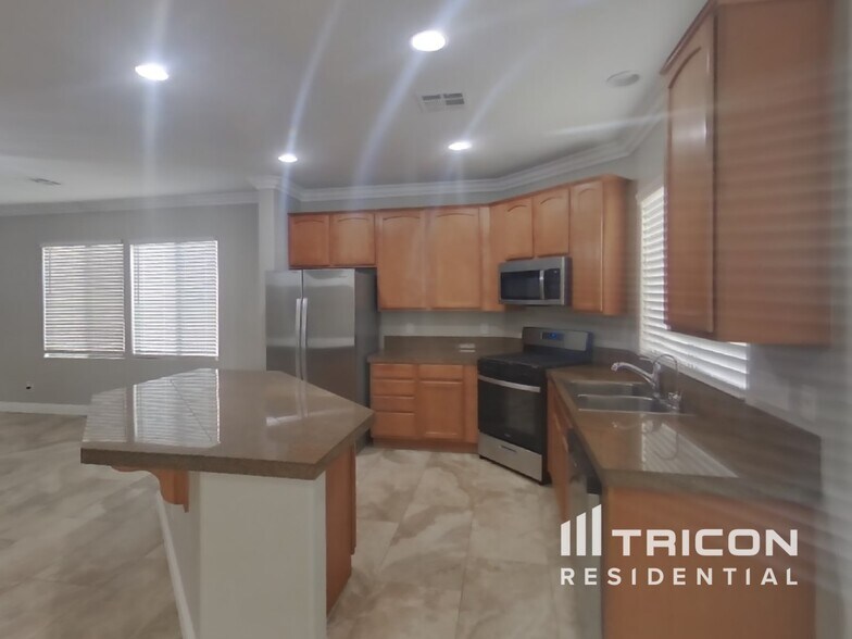 Building Photo - 9109 Picket Fence Ave