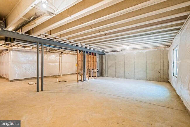 Building Photo - 133 Alroy Rd