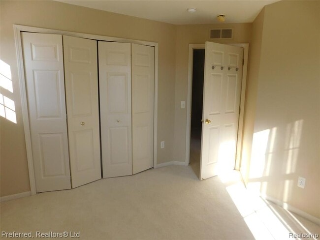 Building Photo - 43124 Providence Ln